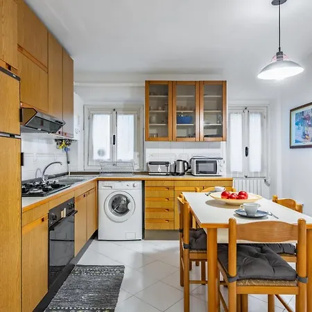 Sant'ambrogio Apt: Your Hideaway Appartamento *
