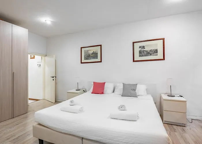 Guesthost - Sant'ambrogio - Your Hideaway Appartement