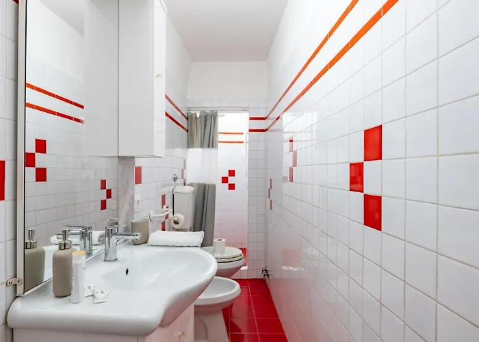 Guesthost - Sant'ambrogio - Your Hideaway Appartement *