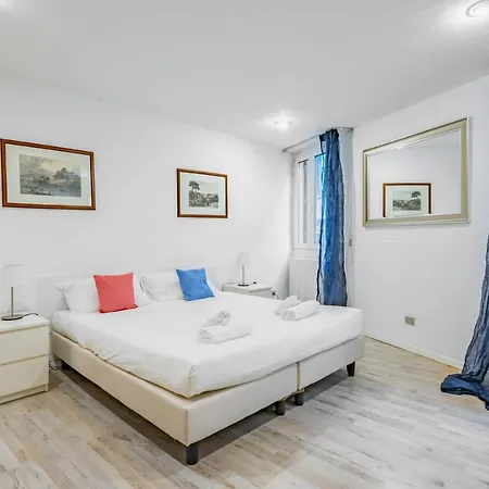 Apartment Sant'ambrogio Apt: Your Hideaway Florence